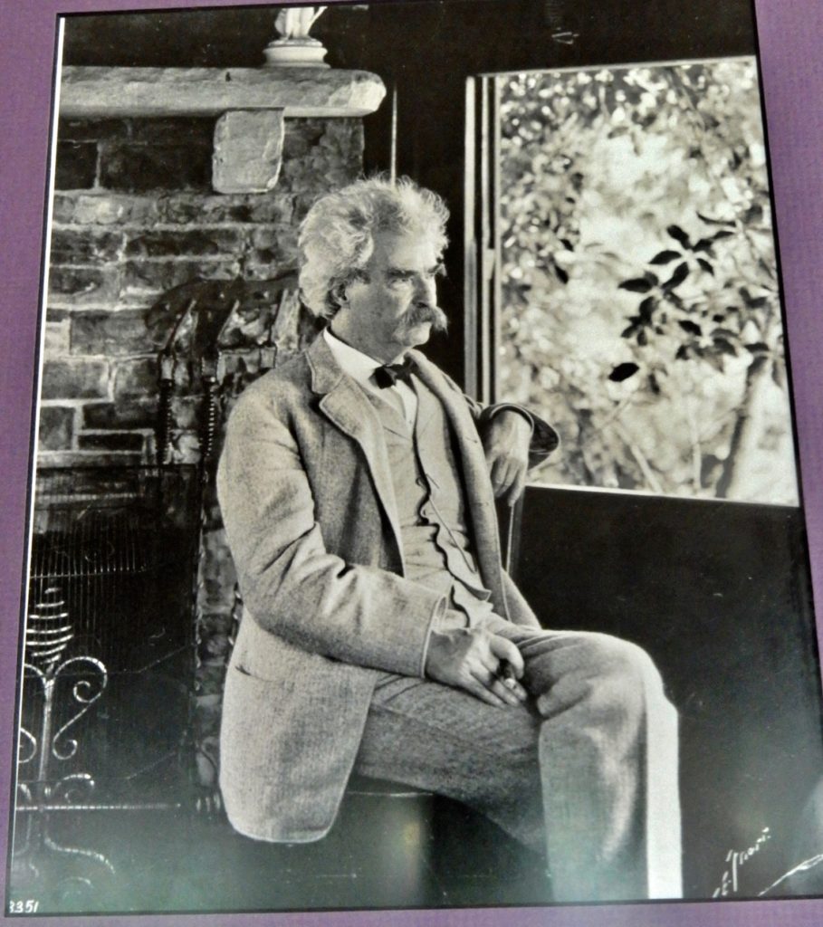 Mark Twain dans son étude Elmira NY