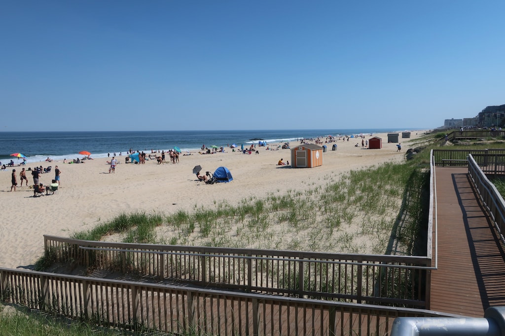 Grand Long Branch Home 1 Block to Beach!, Long Branch – Updated