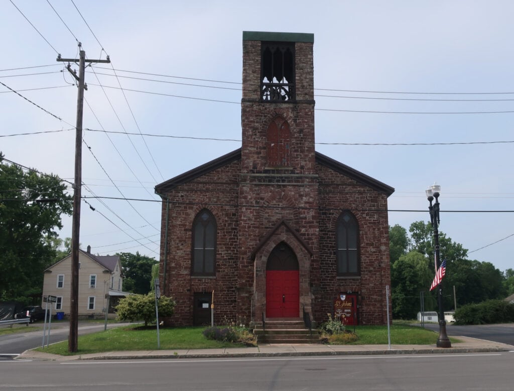 Church in the middle of the street - medina ny