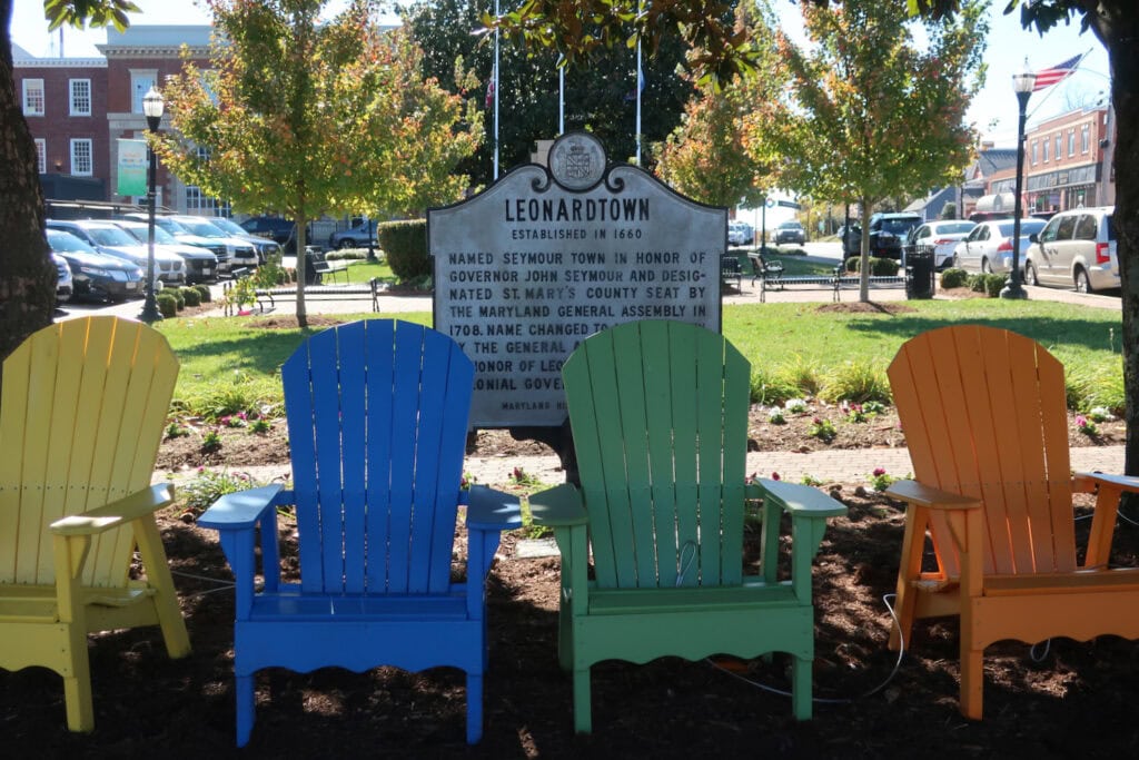 Leonardtown MD park seating downtown